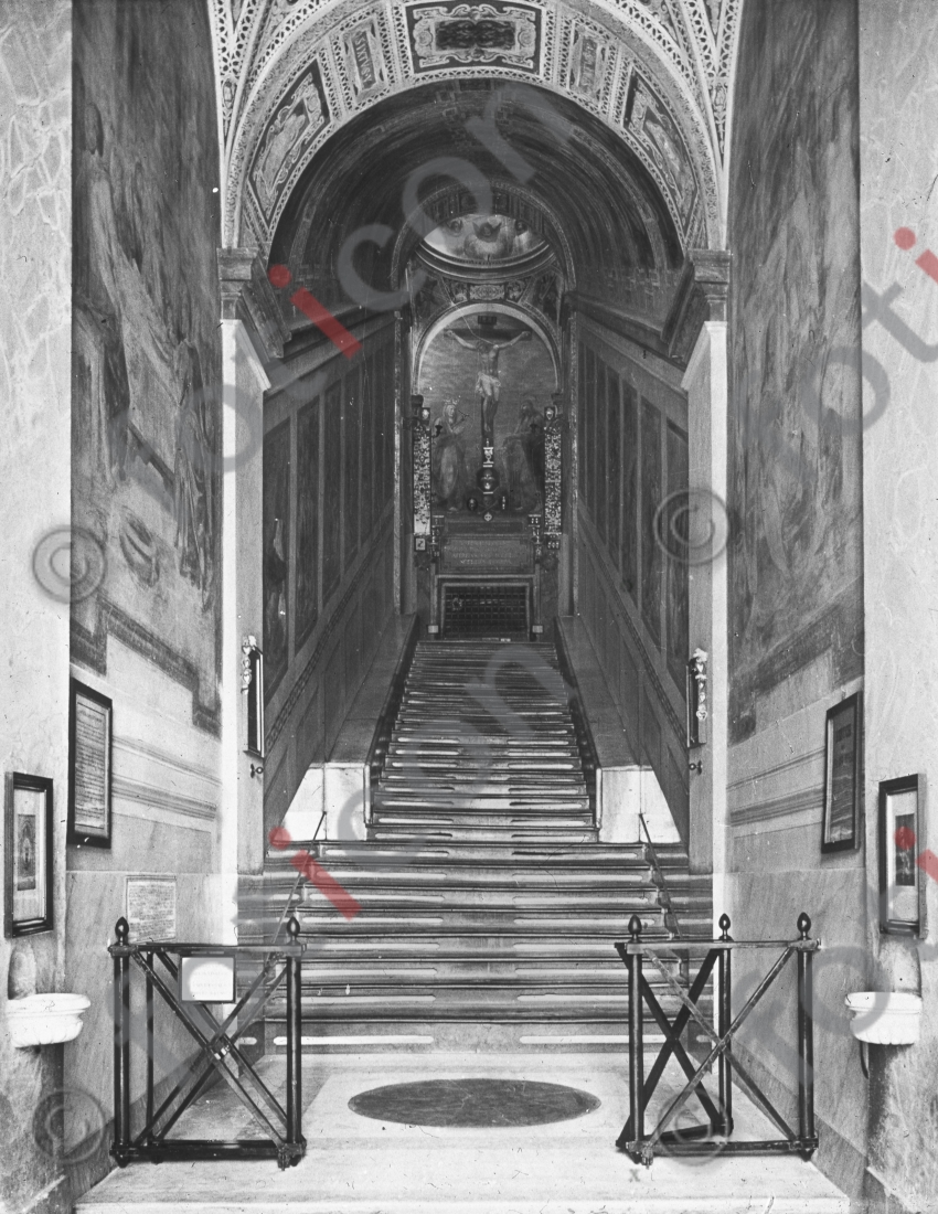Die Scala Santa oder Pilatus Treppe | The Scala Santa or Pilate Stairs - Foto foticon-simon-150-014-sw.jpg | foticon.de - Bilddatenbank für Motive aus Geschichte und Kultur